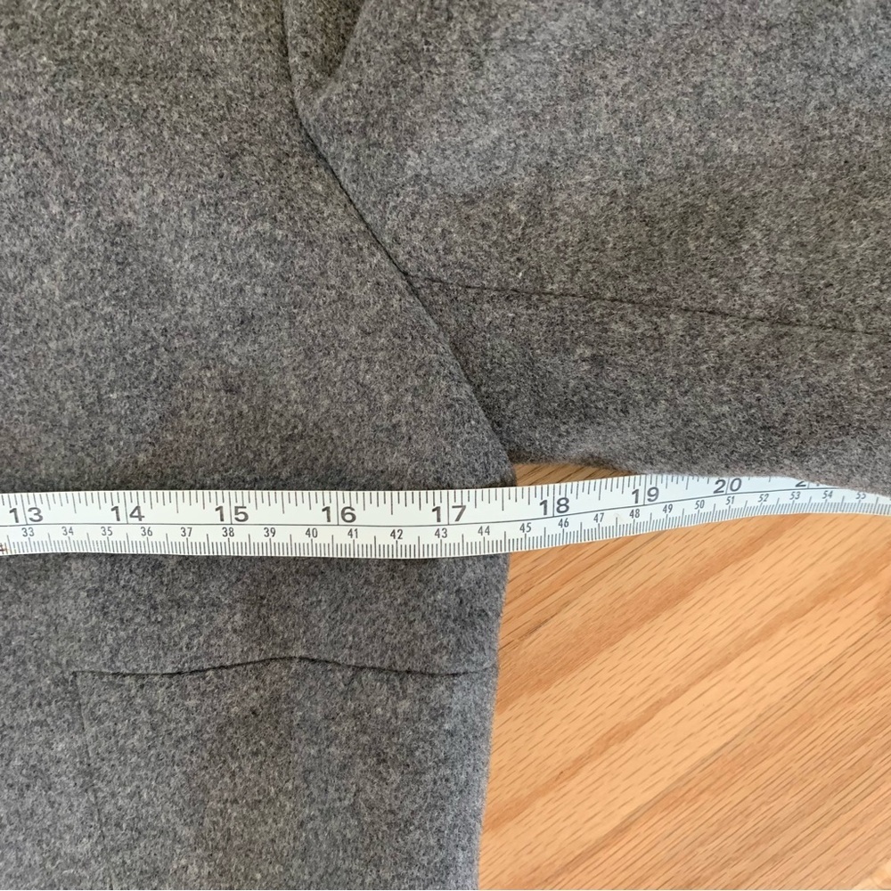 Aritzia Babaton Pearce Wool Cashmere Gray Hooded Coat Size XS Capsule Winter - Picture 11 of 15